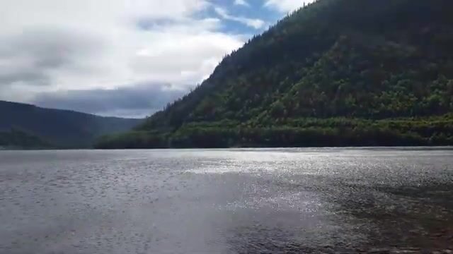 Рыбалка у озера Ланс-Плёрёз в Гаспези: сильный ветер и отдых на берегу Квебека