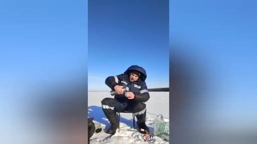 Зимняя рыбалка на Онежском озере без поклевок: перебор блесен и мормышек в солнечный день