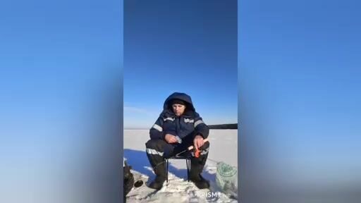 Зимняя рыбалка на Онежском озере без поклевок: перебор блесен и мормышек в солнечный день