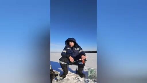 Зимняя рыбалка на Онежском озере без поклевок: перебор блесен и мормышек в солнечный день