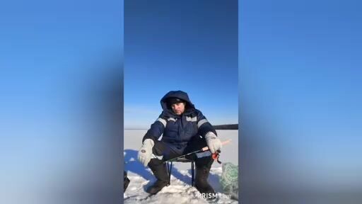Зимняя рыбалка на Онежском озере без поклевок: перебор блесен и мормышек в солнечный день