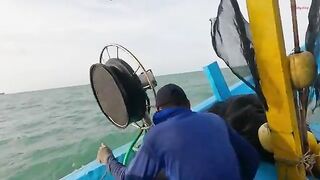 Ночной выход рыбаков Лонгхая: сеть, ветер и возвращение к берегу
