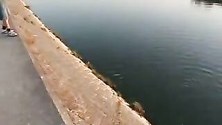 Рыбалка у городской воды в Осаке: спиннинг и возвращение рыбы