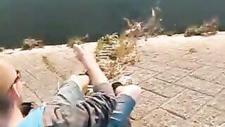 Рыбалка у городской воды в Осаке: спиннинг и возвращение рыбы