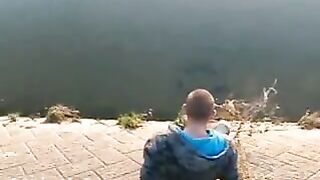 Рыбалка у городской воды в Осаке: спиннинг и возвращение рыбы