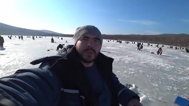 Зимняя рыбалка на корюшку у острова Русский: первый выход на лед, блесны и проба самодура
