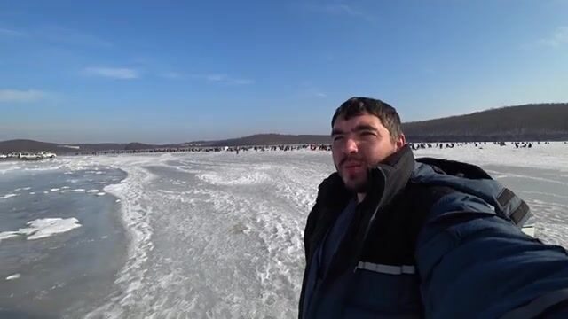 Зимняя рыбалка на корюшку у острова Русский: первый выход на лед, блесны и проба самодура