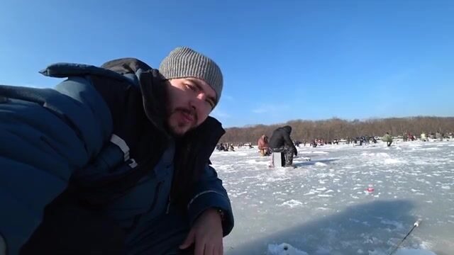 Зимняя рыбалка на корюшку у острова Русский: первый выход на лед, блесны и проба самодура