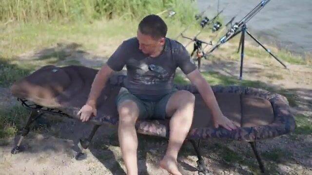 Раскладушка Zfish Condor для ночной рыбалки: восемь ножек, матрас и устройство каркаса