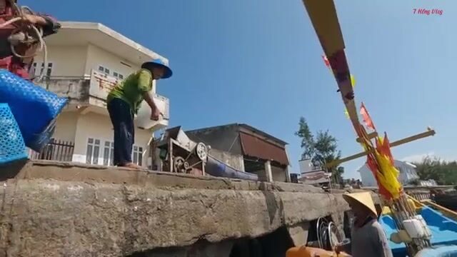 Ночной выход из Лонгхая: как рыбаки ищут косяк под водой и ставят сеть