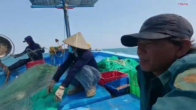 Пять дней в море у Лонгхая: рыбаки ставят сети по течению и возвращаются в родной порт
