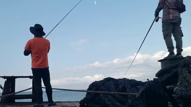 Рыбалка с друзьями в Экваториальной Гвинее: береговые забросы, барракуда и неспешный отдых