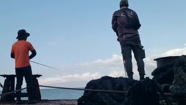 Рыбалка с друзьями в Экваториальной Гвинее: береговые забросы, барракуда и неспешный отдых