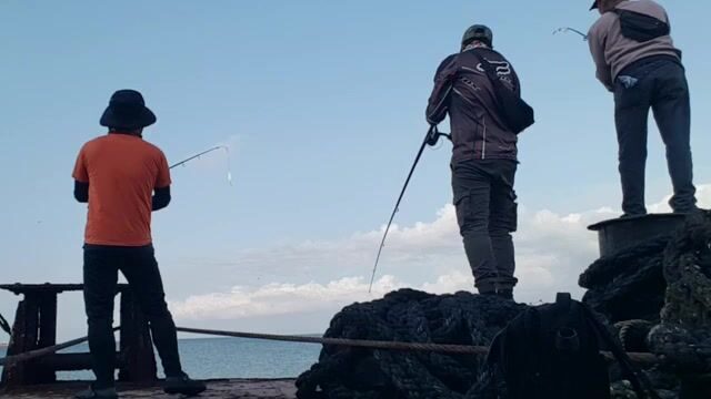 Рыбалка с друзьями в Экваториальной Гвинее: береговые забросы, барракуда и неспешный отдых