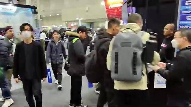 Fishing Show Osaka 2025: японская выставка снастей, сборка удилищ и ловля форели в аквариуме