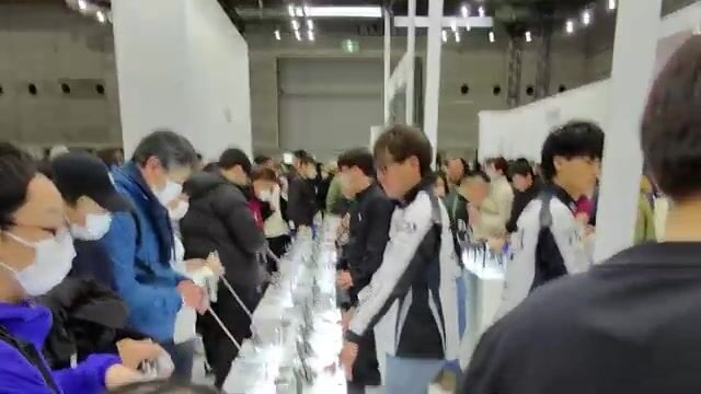 Fishing Show Osaka 2025: японская выставка снастей, сборка удилищ и ловля форели в аквариуме