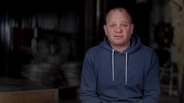 Промысел лангуста у скал Педра-Бранка в Тасмании: глубокие ловушки и необычная помеха