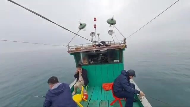 Морская рыбалка у Кото во Вьетнаме: туманное утро и ожидание первой поклевки