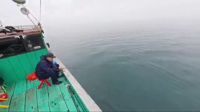 Морская рыбалка у Кото во Вьетнаме: туманное утро и ожидание первой поклевки