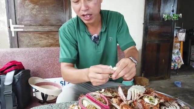 Рыбацкое утро в Лонгхае: лодки с сельдью и крабами возвращаются к берегу Вьетнама