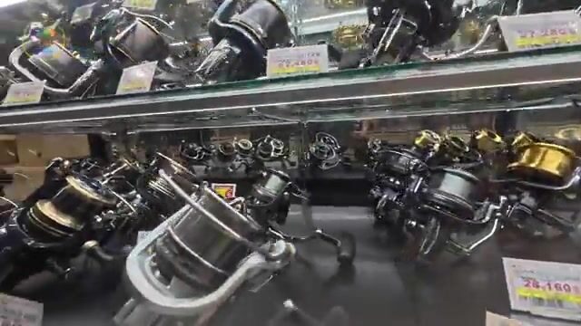 Магазин рыболовных снастей Bumbun в Осаке: катушки, сумки и приманки для морской рыбалки