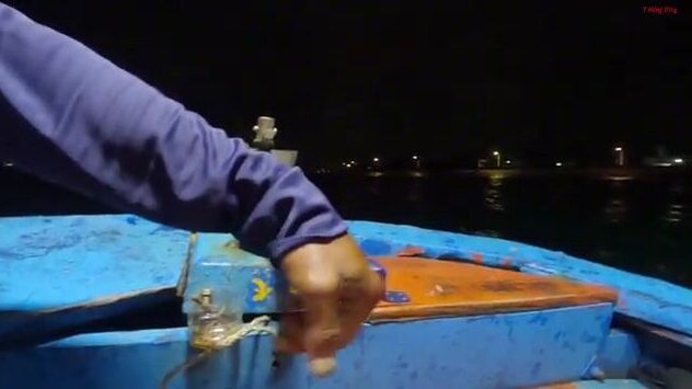 Морская рыбалка с бамбуковым удилищем у Лонгхая: червь на крючке и утренний выход на лодке