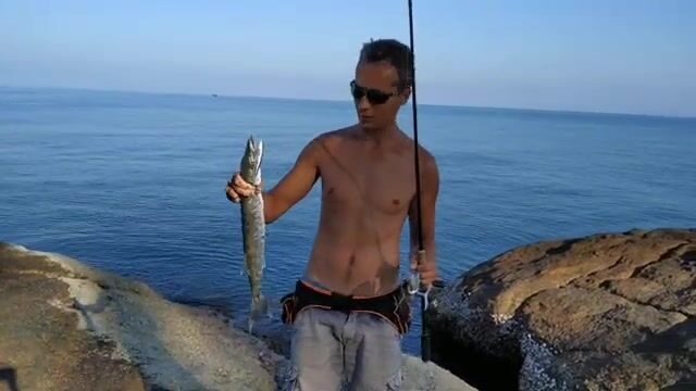 Барракуда с берега на Пангане в Таиланде: утренняя рыбалка на воблер и легкий спиннинг