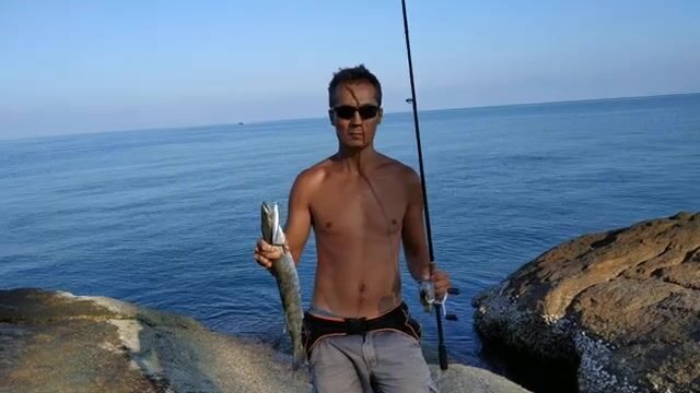 Барракуда с берега на Пангане в Таиланде: утренняя рыбалка на воблер и легкий спиннинг