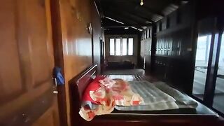 Ночевка у воды и рыбалка возле комнаты в Салак-Пхете на Ко Чанге во время дождливого сезона