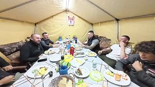 Чавыча весом 16,7 килограмма на Камчатке после поклевки на воблер и долгого восстановления у воды