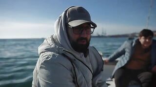 Рыбалка с лодки в Мраморном море у Стамбула: медленный троллинг после утреннего шторма