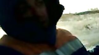 Первая крупная щука на плотвичку со льда в Наркунах в Беларуси и осмотр рыбы без взвешивания