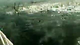 Первая крупная щука на плотвичку со льда в Наркунах в Беларуси и осмотр рыбы без взвешивания