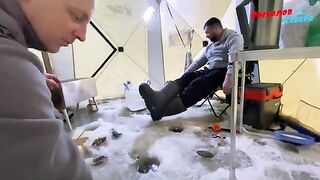 Подледная навага и корюшка в Унской губе с поездкой на снегоходе и возвращением до ухода воды