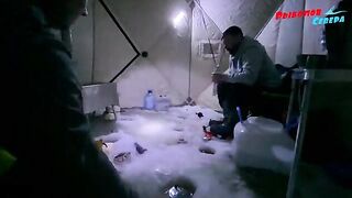 Подледная навага и корюшка в Унской губе с поездкой на снегоходе и возвращением до ухода воды