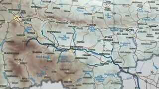 На берегу Марицы в Пловдиве с местными рыбаками и опарышем для ловли на городской реке