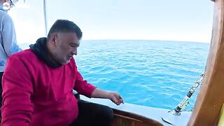 Морская рыбалка из Ылдыра у Чешме: пробуем небольшую лодку и знакомимся с капитаном