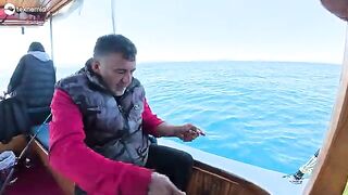 Морская рыбалка из Ылдыра у Чешме: пробуем небольшую лодку и знакомимся с капитаном