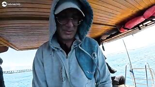 Морская рыбалка из Ылдыра у Чешме: пробуем небольшую лодку и знакомимся с капитаном