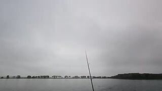 Первый выход с эхолотом на Минское море в поисках сома и хищника до вечернего троллинга