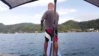 Первый выход на рыбалку в Эль-Нидо: поиск удочки, волна и дождь у берегов Палавана