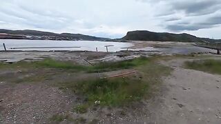Кемпинг в Териберке и ночная рыбалка на Баренцевом море: лагерь в бухте и прогулки по побережью