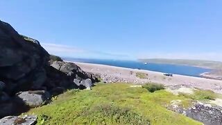 Кемпинг в Териберке и ночная рыбалка на Баренцевом море: лагерь в бухте и прогулки по побережью