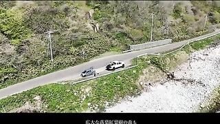 На остров Окусири возле Хоккайдо с нахлыстовой снастью и серфбордом по небольшим японским дорогам