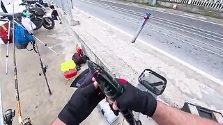 Октябрьская пеламида на Босфоре в Стамбуле: ранний выход, джиг и рыбалка среди береговых стай