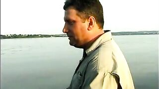Весной за азовским бычком на лодках из Кирилловки с подсказками хозяина базы «Бомба» о глинистом дне