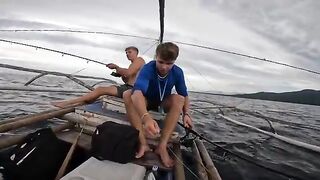 Первый джиггинг на Палаване для гостей из Англии: смена приманок и вываживание с лодки