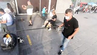 Ставрида с Галатского моста в Стамбуле: как местные рыбаки ловят на самодур и мелкие крючки