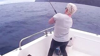 Морская рыбалка на Мадейре у мыса Понта-ду-Паргу: сход крупной рыбы и груперы на глубине