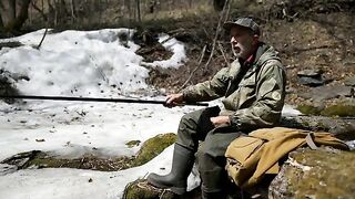 С ручейником за рыбой на горную реку Приморья и чаепитие после переходов по каменистому берегу